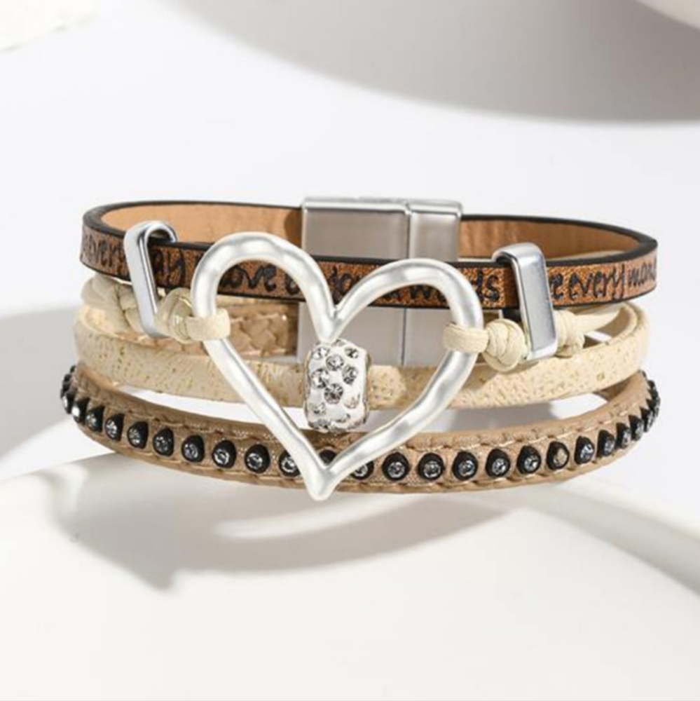 ✨️Sale✨️Light French Beige Heart Shape Magnetic Bracelet